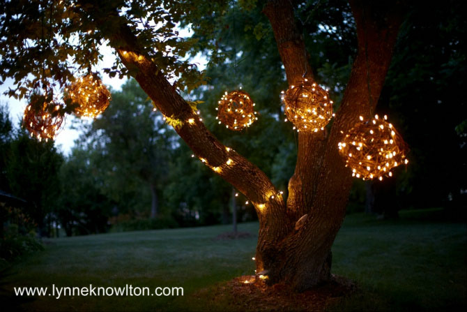 DIY Grapevine Lighting Balls : Learn a fast and easy way to make grapevine balls for your backyard patio. Full grapevine ball tutorial on lynneknowlton.com . So affordable and fun to make !