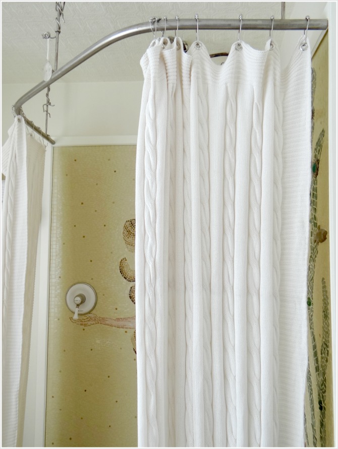 A #DIY shower curtain how-to created from an Ikea throw blanket on lynneknowlton.com