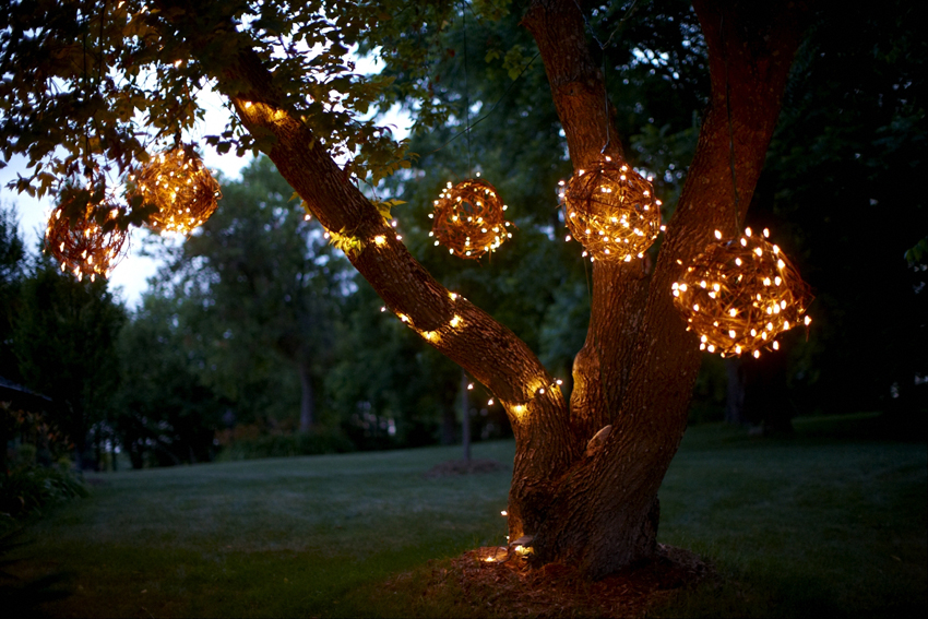 Grapevine lighting spheres. Free DIY by @lynneknowlton lynneknowlton.com