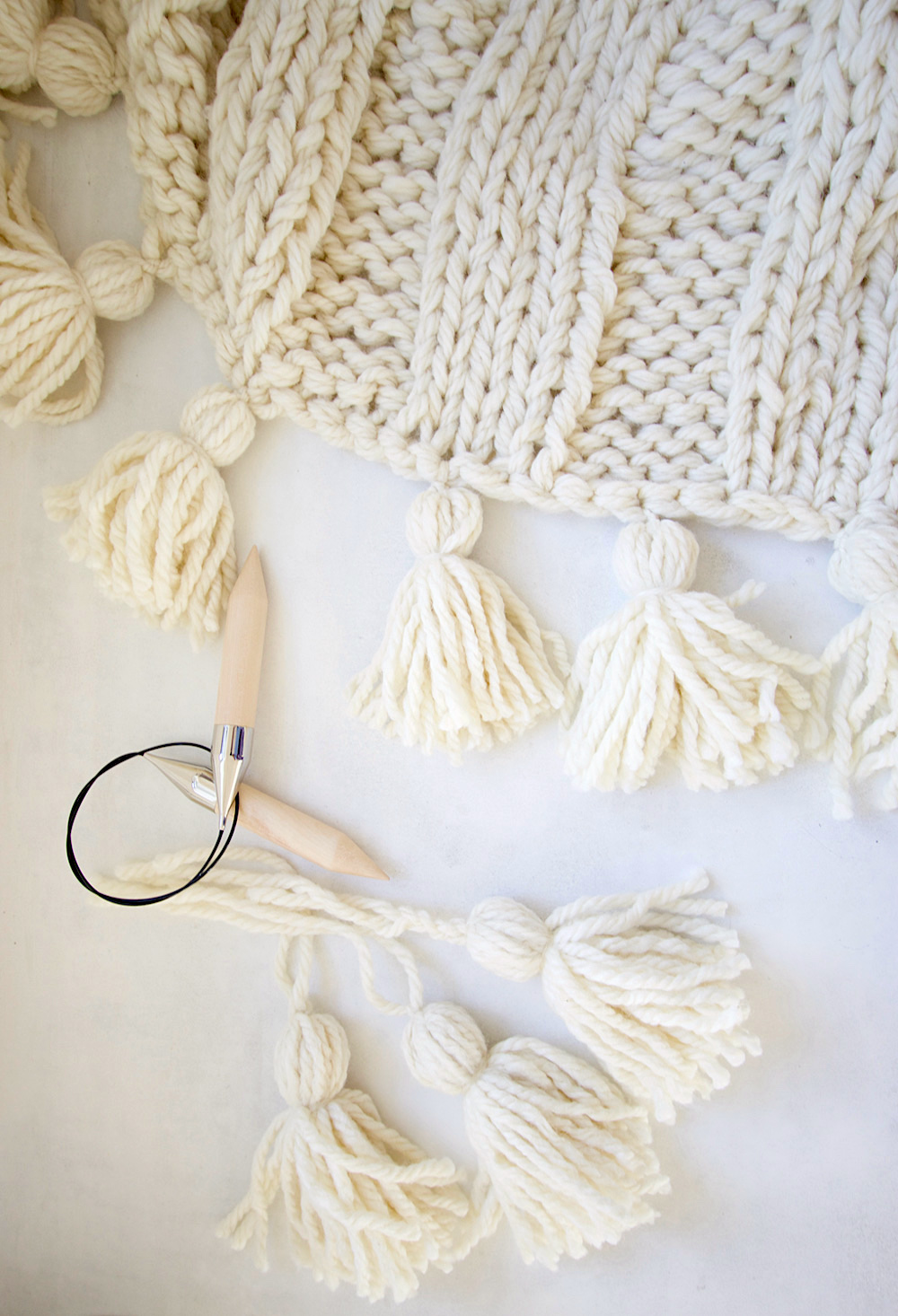 How to make wool tassels for your chunky knit blanket. A step by step ...