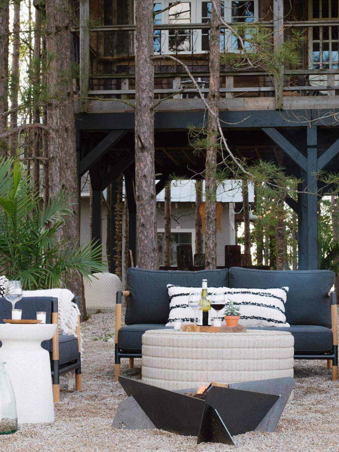 OUTDOORS IS IN: Create your own cozy backyard escape with these tips| www.lynneknowlton.com