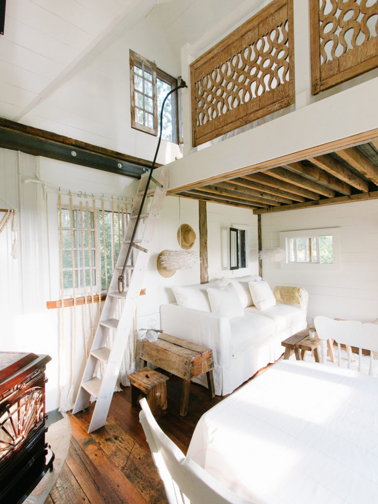 Treehouse + Cabin Tour : A BEAUTIFUL MESS - Design The Life You Want To ...