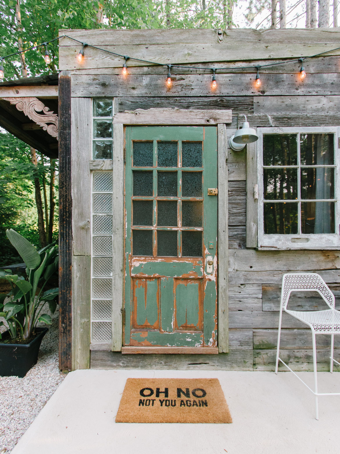 Treehouse + Cabin Home Tour | Need some styling and cozying up interior ideas? We gotcha covered | www.lynneknowlton.com 