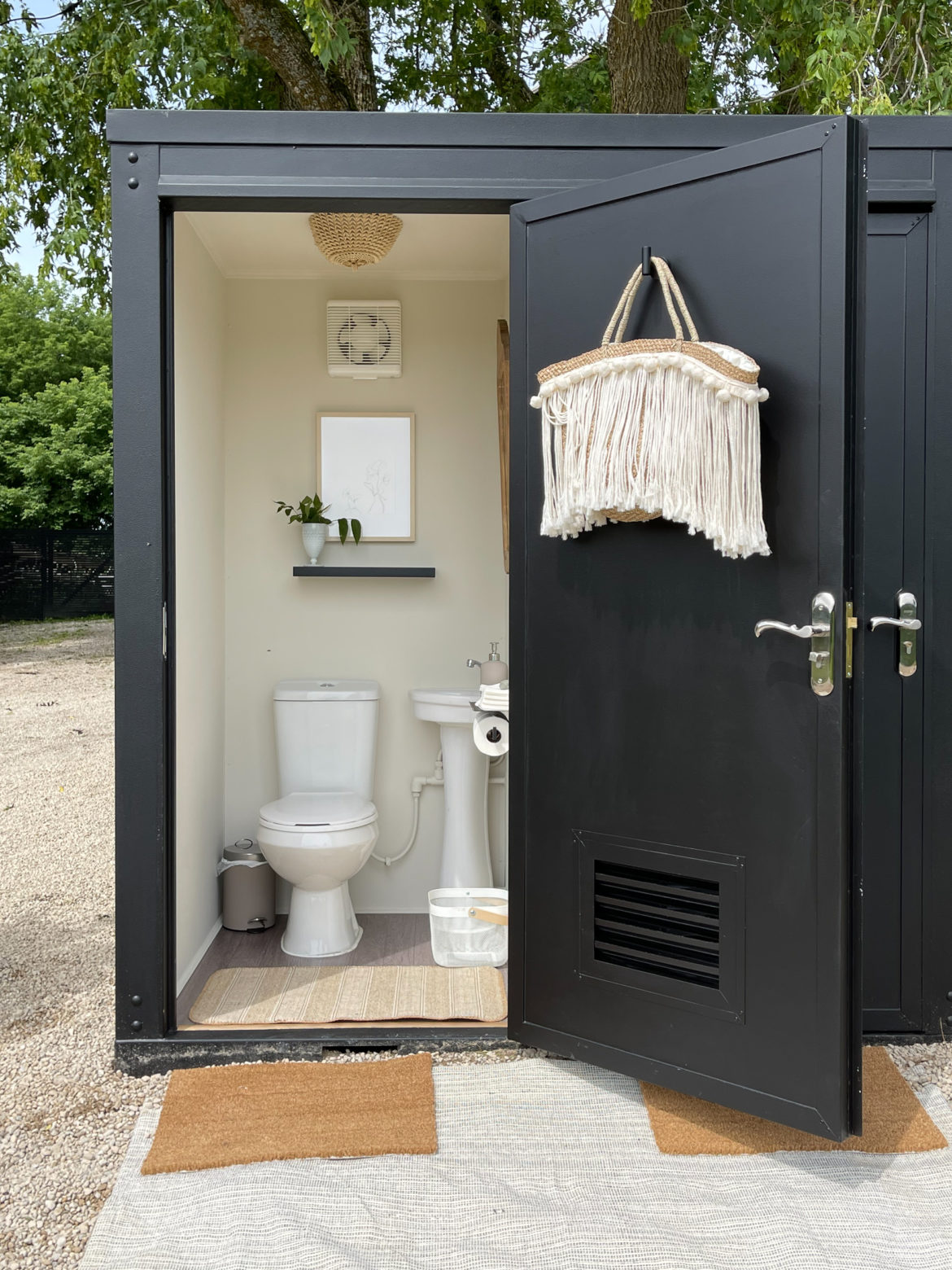 Porta potty design ideas - how to make your portable toilet look incredible. Fab decor and design tips.