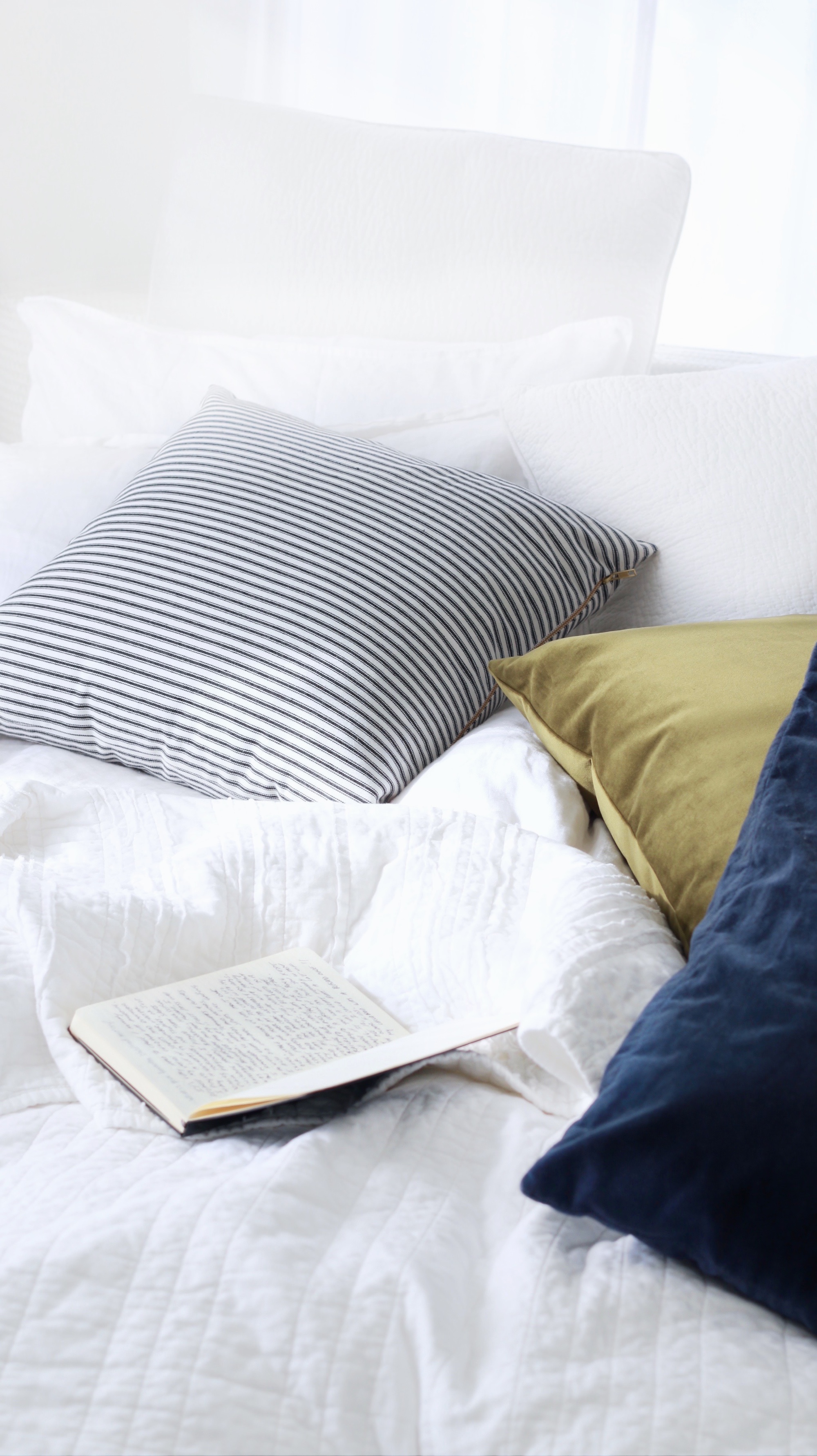 How to make your bed theeee most comfy place on earth + my fave shows on Netflix  